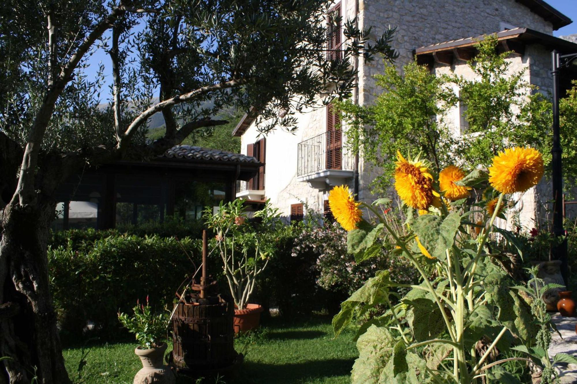 Locanda Del Barone Caramanico Terme Exterior foto
